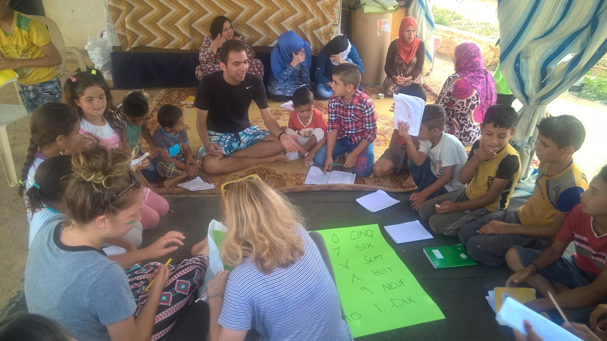 Volunteers giving French classes in Mazraat Djej 
